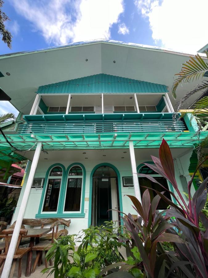 Austrias Guest House El Nido Bagian luar foto